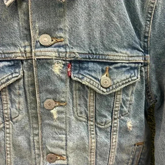 Levi’s Lightwash Denim Jacket Size XS - Picture 4 of 5